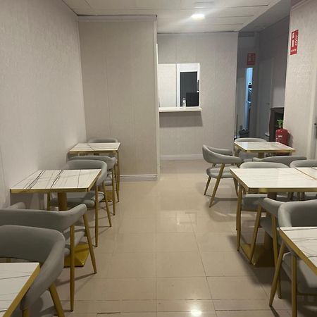 Air Hostel Capsules Airport Gavà Exteriér fotografie