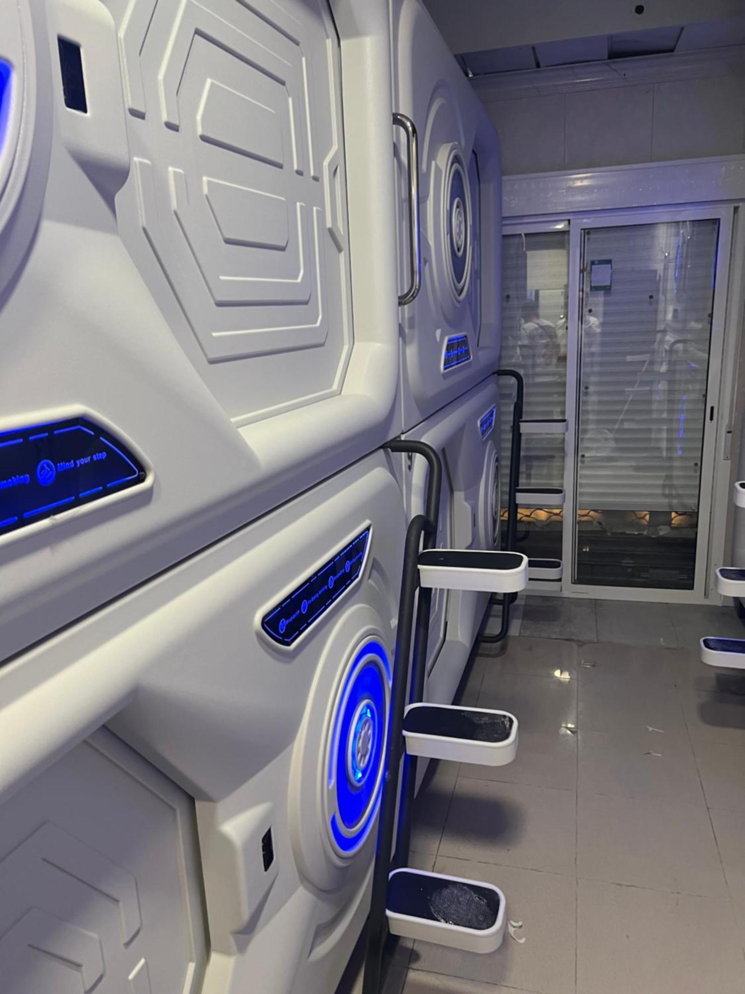 Air Hostel Capsules Airport Gavà Exteriér fotografie